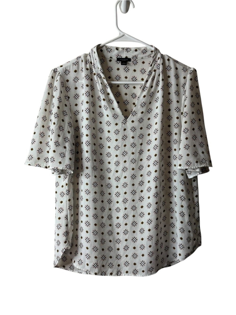 Ann Taylor White Patterned Flutter Short Sleeve Blouse